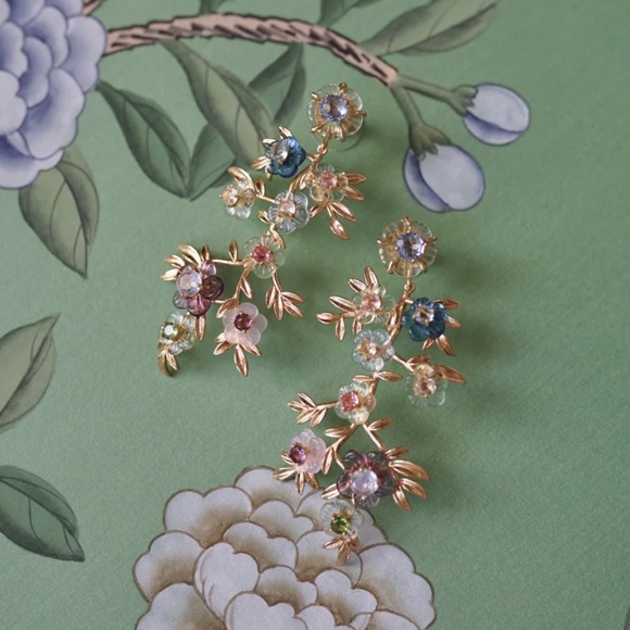 Nicola Bathie Jewelry - Nicola Bathie Belgravia chinoiserie vine earrings